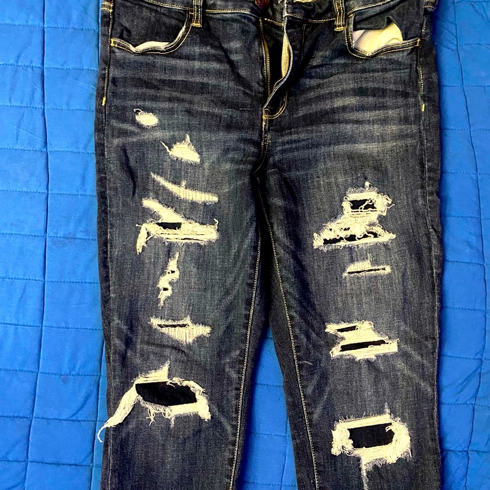 American Eagle NE(X)T LEVEL STRETCH distressed jeans size 14